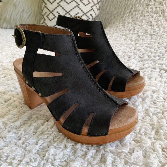 dansko women's demetra ankle bootie